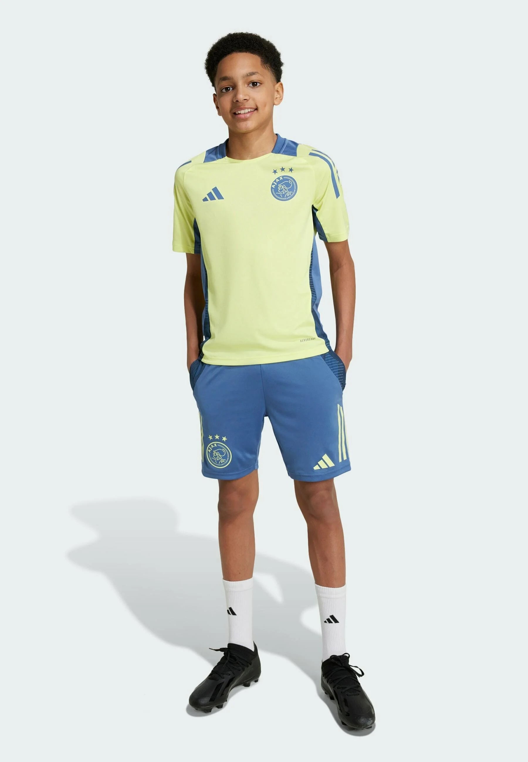 Camiseta de Entrenamiento Ajax 24/25 + Pantalones GRATIS